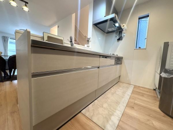 �L�b�`���@2400�����T�C�Y�̃L�b�`�����������ɍ���Ȃ���Ƃ肠��X�y�[�X��