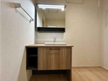 ���ʑ�E���ʏ��@���f�U�C�i�[�Y�Ȑ��ʑ䁙