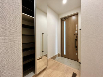 ���ց@�����ց��V���[�Y�{�b�N�X����