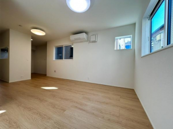 ���r���O�@���J�����̂��郊�r���O��