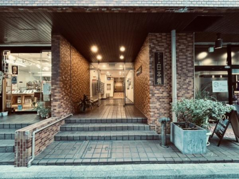 �G���g�����X�@�z�e�����C�N�ȃG���g�����X�ł���