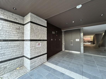 �G���g�����X�@�z�e�����C�N�ȃG���g�����X�ł���