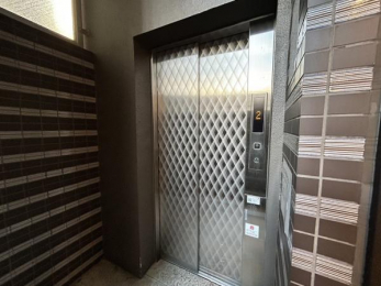 ���̑����p���@���G���x�[�^�[�ň��S