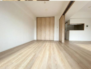 �m���@���m����������z����Z