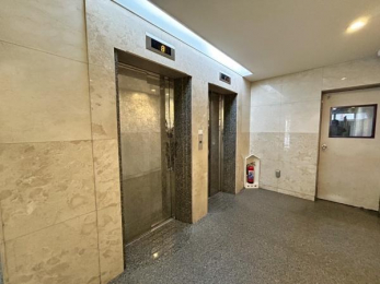 ���̑����p���@���G���x�[�^�[�ň��S