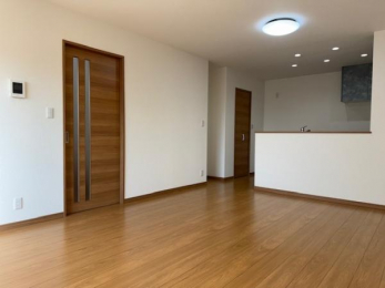 ���r���O�@�����r���O��