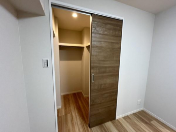 ���[�@���E�H�[�N�C���N���[�[�b�g��