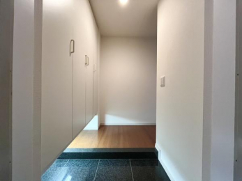 ���ց@�����ց��V���[�Y�{�b�N�X����