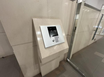 ���̑��@���s�u���j�^�z���ň��S��