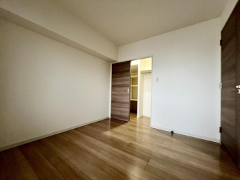 �Q���@���������Q����