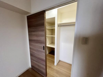 ���[�@���E�H�[�N�C���N���[�[�b�g��