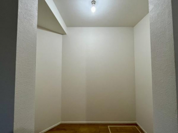 ���[�@���E�H�[�N�C���N���[�[�b�g��