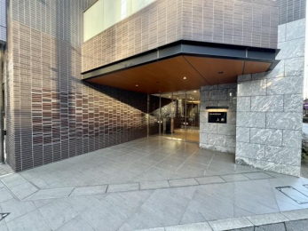 �G���g�����X�@�z�e�����C�N�ȃG���g�����X�ł���