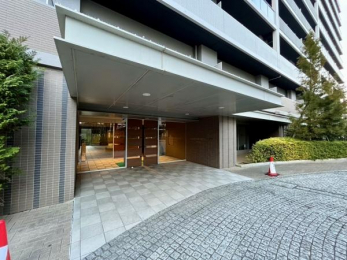 �G���g�����X�@�z�e�����C�N�ȃG���g�����X�ł���