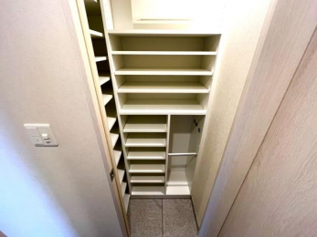 ���ց@�����ց��V���[�Y�{�b�N�X����