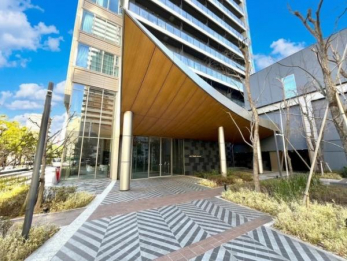 �G���g�����X�@�z�e�����C�N�ȃG���g�����X�ł���