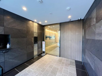 �G���g�����X�@�����S�̃��j�^�t�I�[�g���b�N��