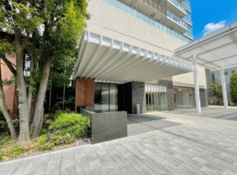 �G���g�����X�@�z�e�����C�N�ȃG���g�����X�ł���