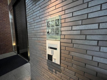 �G���g�����X�@�����S�̃��j�^�t�I�[�g���b�N��