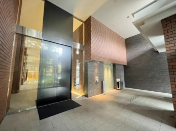 �G���g�����X�@���G���g�����X�����S�̃I�[�g���b�N�t