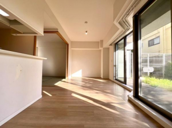 ���r���O�@���J�����̂��郊�r���O��