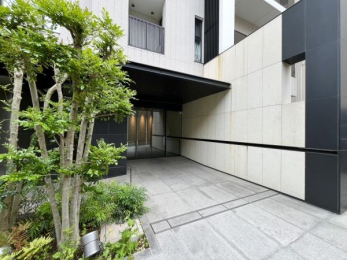 �G���g�����X�@�z�e�����C�N�ȃG���g�����X�ł���