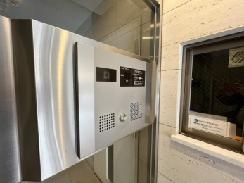 �G���g�����X�@���G���g�����X�����S�̃I�[�g���b�N�t