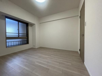 �m���@-