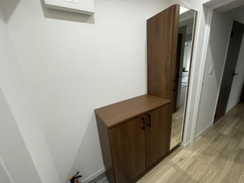 ���ց@-