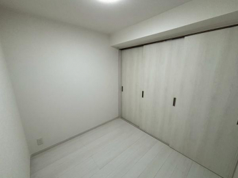 �m���@-