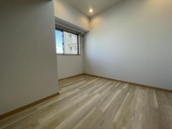 �m���@-