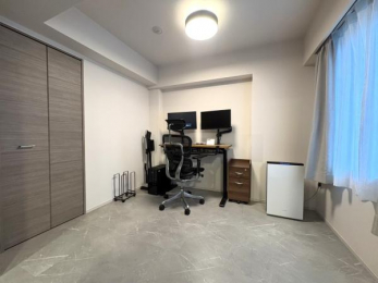 �m���@-