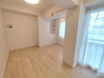 �m���@-