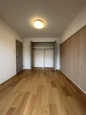 �m���@-
